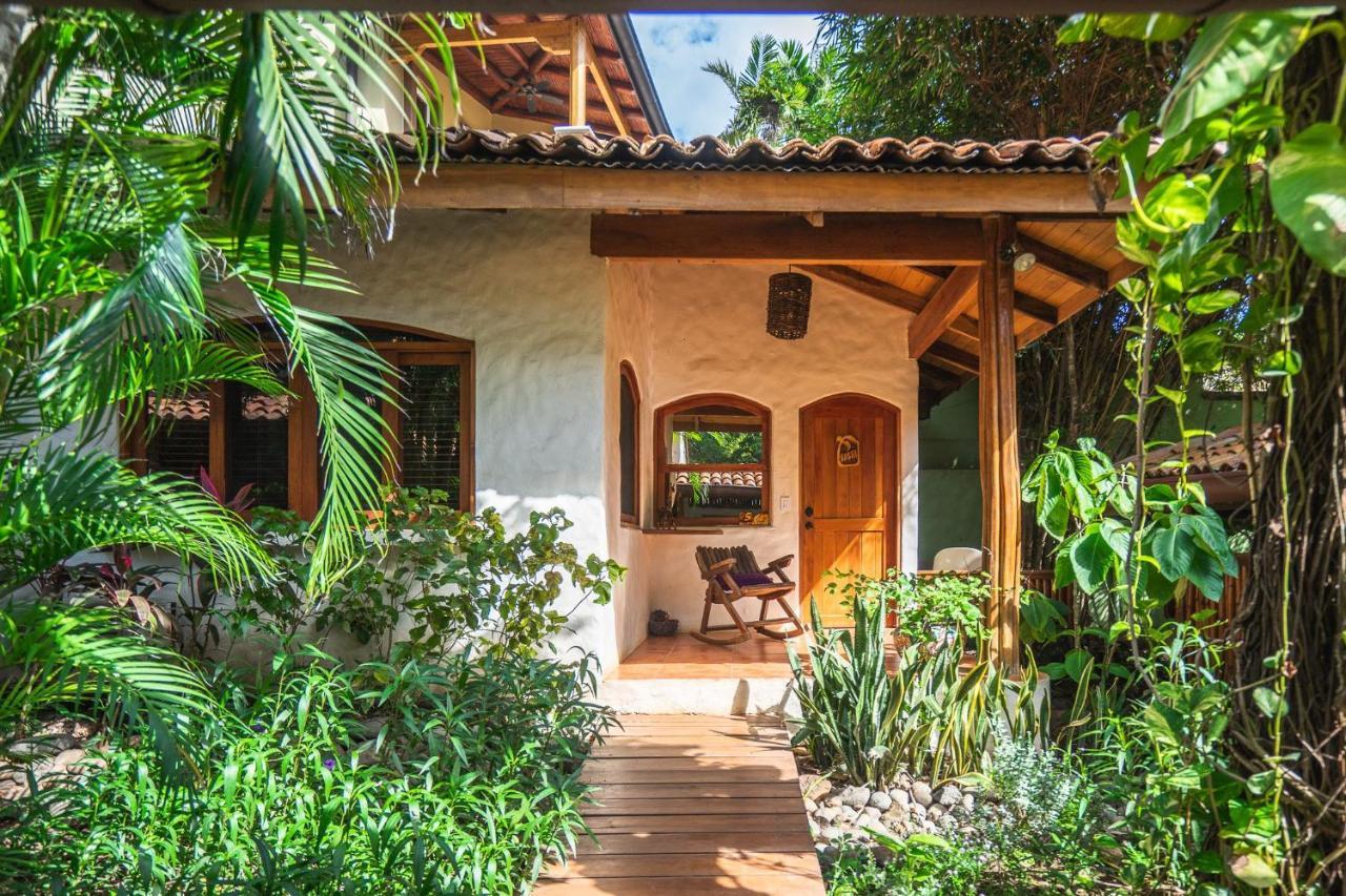 Sueno Del Mar Beachfront Hotel Tamarindo Exterior photo